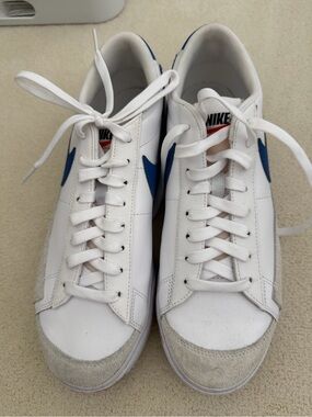 Nike Women’s White & Blue Low-Top Sneakers